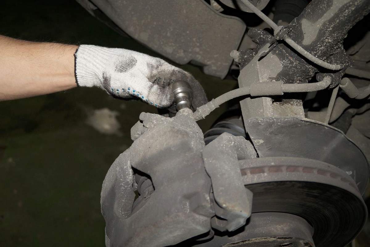 Демонтаж тормозного суппорта S класс