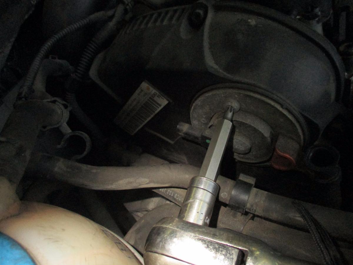 Защитный кожух цепи ГРМ