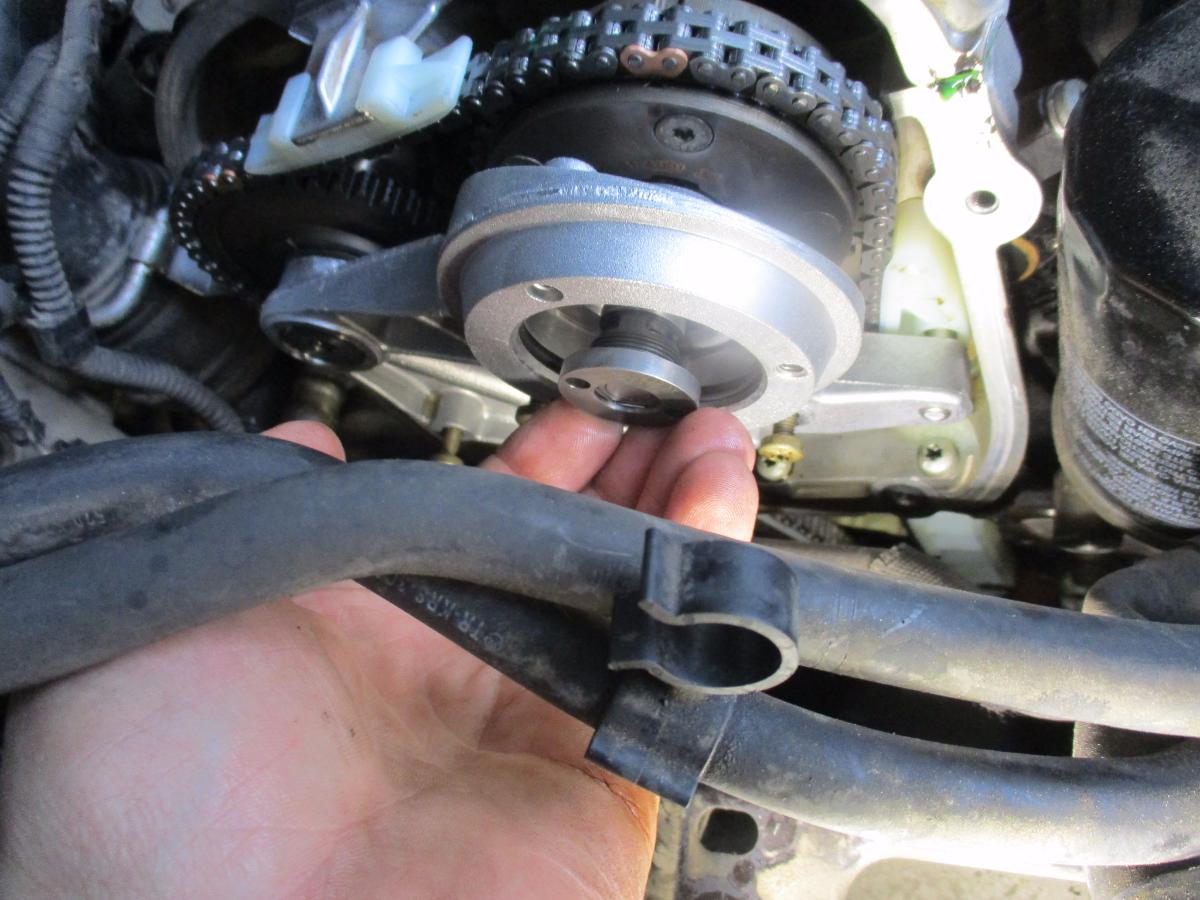 Гидронатяжитель ремня