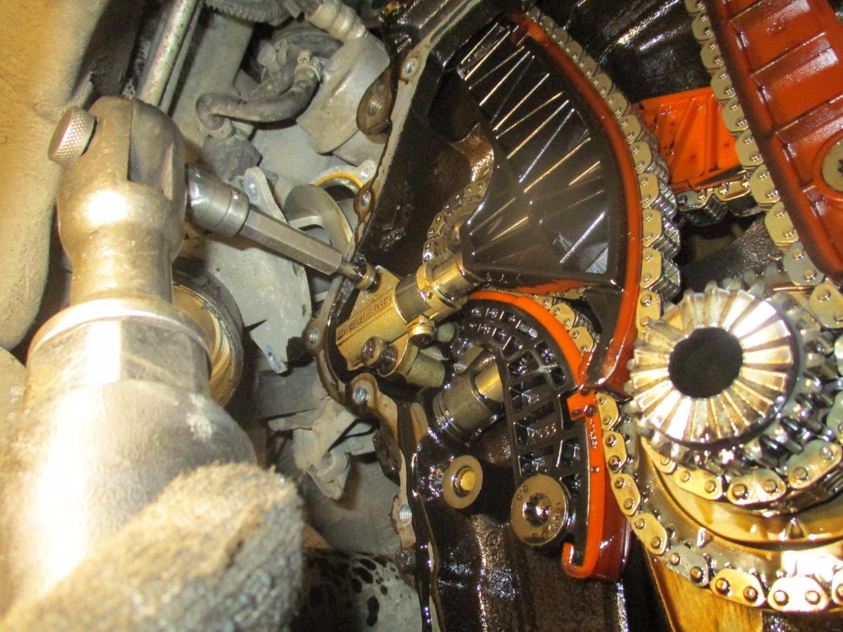 Гидронатяжитель цепи ГРМ